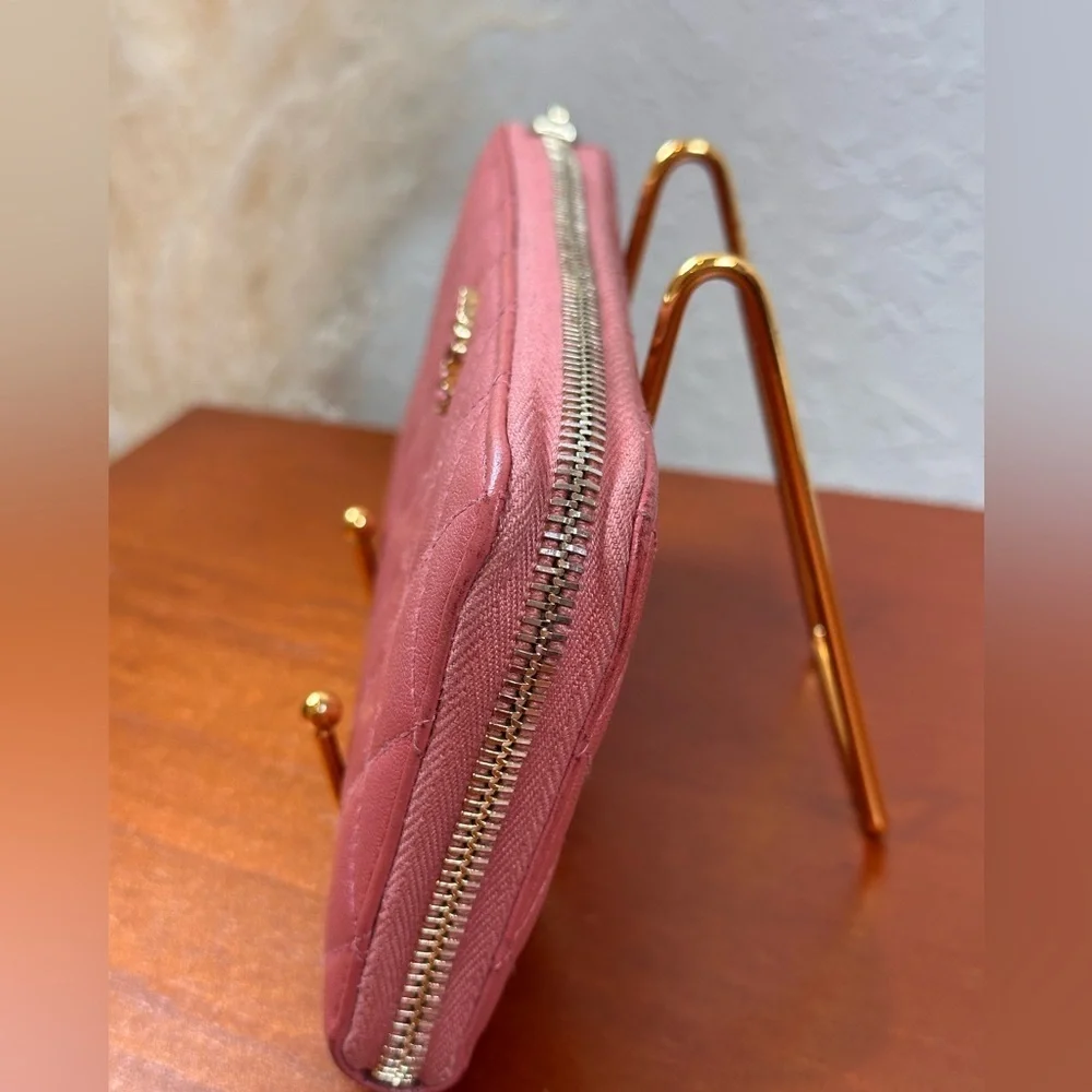 CHANEL 19 Zip Around Wallet in Blush Apricot Pink Matelasse Lambskin Authentic